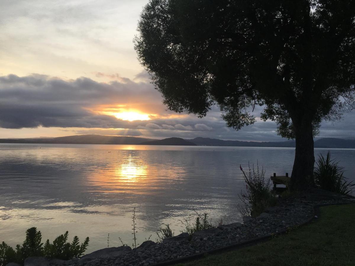 Tranquility Lakefront Rotorua Luaran gambar